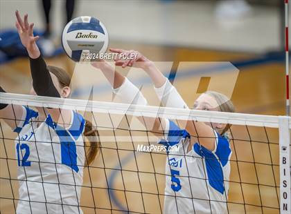 Thumbnail 3 in Marian @ Lincoln East photogallery.