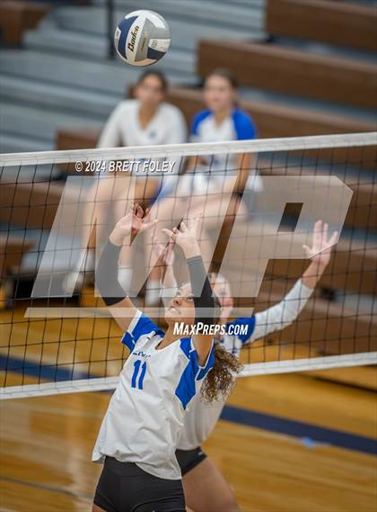 Thumbnail 1 in Marian @ Lincoln East photogallery.