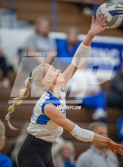 Thumbnail 1 in Marian @ Lincoln East photogallery.