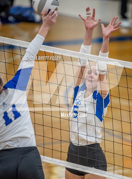 Thumbnail 1 in Marian @ Lincoln East photogallery.