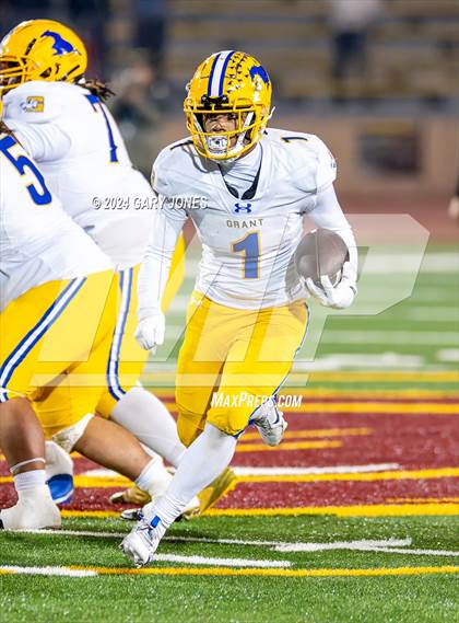 Thumbnail 3 in Rocklin vs. Grant (CIF SJS D2 Final) photogallery.