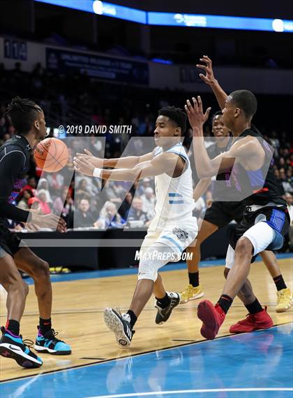 Thumbnail 2 in Grandview vs. Southeast (MSHSAA Class 4 Quarterfinal) photogallery.