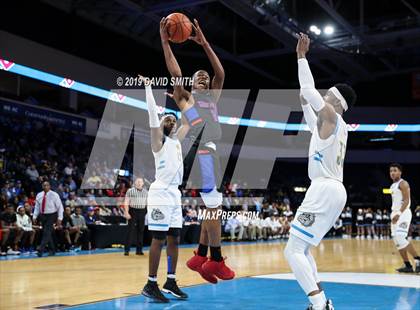 Thumbnail 2 in Grandview vs. Southeast (MSHSAA Class 4 Quarterfinal) photogallery.