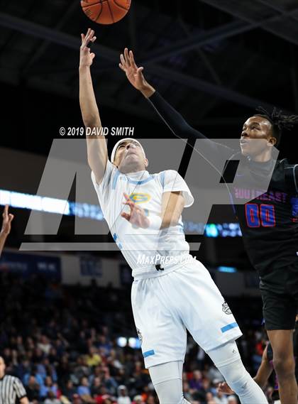 Thumbnail 2 in Grandview vs. Southeast (MSHSAA Class 4 Quarterfinal) photogallery.