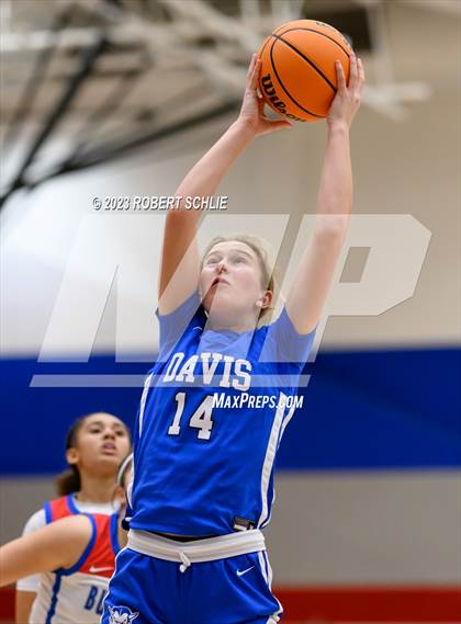 Thumbnail 2 in Davis @ Folsom (CIF SJS D1 Round 1 Playoff) photogallery.