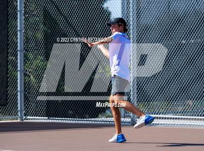 Thumbnail 3 in Castle View vs Regis Jesuit photogallery.