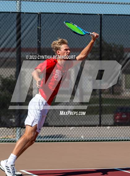 Thumbnail 1 in Castle View vs Regis Jesuit photogallery.