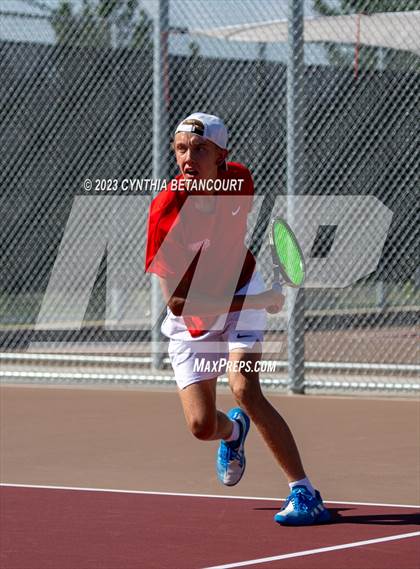 Thumbnail 2 in Castle View vs Regis Jesuit photogallery.