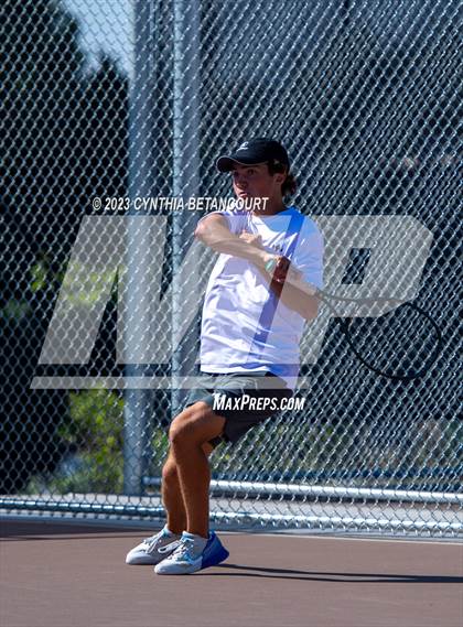 Thumbnail 1 in Castle View vs Regis Jesuit photogallery.