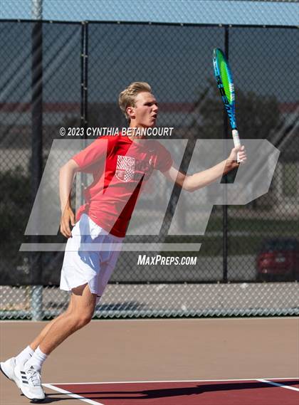 Thumbnail 2 in Castle View vs Regis Jesuit photogallery.