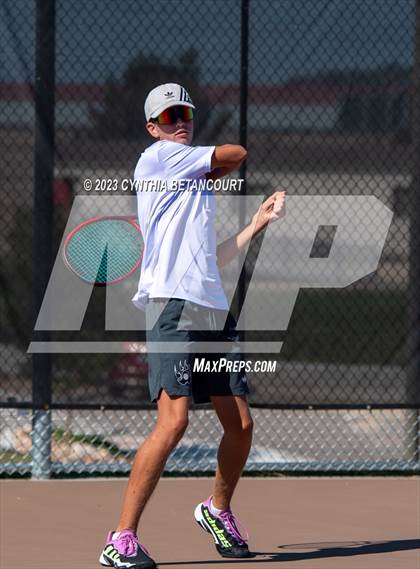 Thumbnail 2 in Castle View vs Regis Jesuit photogallery.