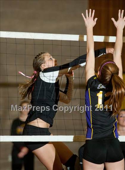 Thumbnail 1 in Summerville @ Escalon (CIF SJS Playoffs) photogallery.