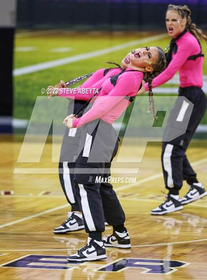 Thumbnail 2 in Arapahoe CHSAA Spirit Hip Hop photogallery.
