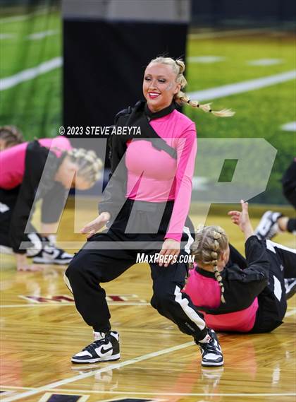 Thumbnail 3 in Arapahoe CHSAA Spirit Hip Hop photogallery.