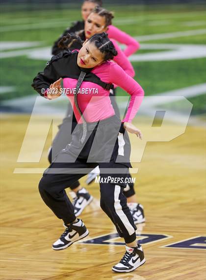 Thumbnail 1 in Arapahoe CHSAA Spirit Hip Hop photogallery.