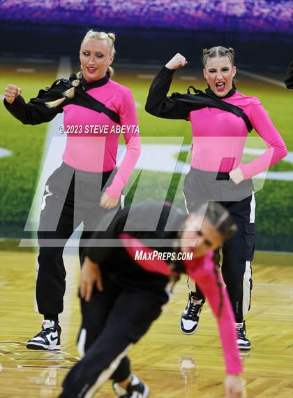 Thumbnail 1 in Arapahoe CHSAA Spirit Hip Hop photogallery.