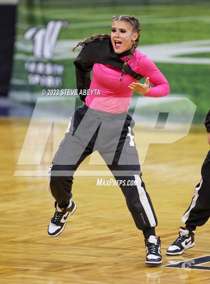 Thumbnail 1 in Arapahoe CHSAA Spirit Hip Hop photogallery.