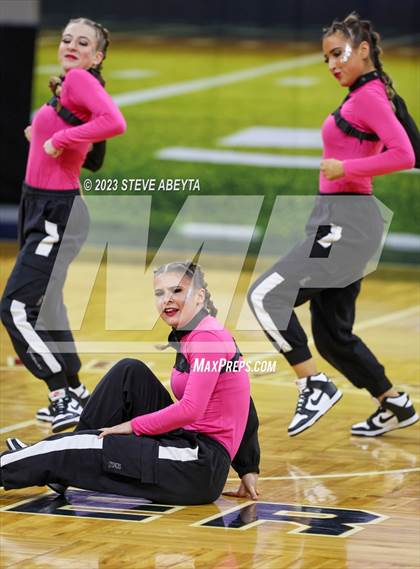 Thumbnail 1 in Arapahoe CHSAA Spirit Hip Hop photogallery.