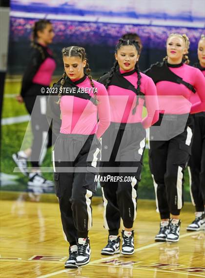 Thumbnail 1 in Arapahoe CHSAA Spirit Hip Hop photogallery.
