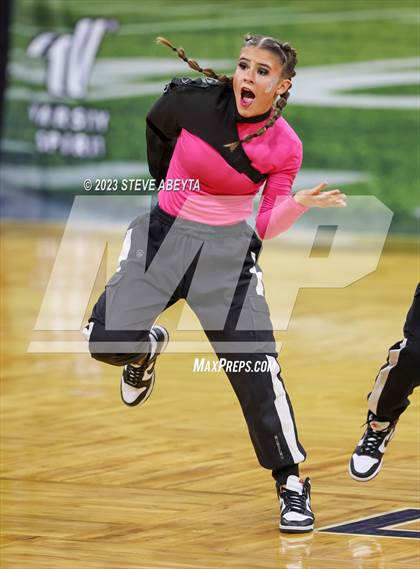 Thumbnail 2 in Arapahoe CHSAA Spirit Hip Hop photogallery.
