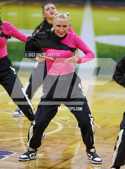 Thumbnail 2 in Arapahoe CHSAA Spirit Hip Hop photogallery.