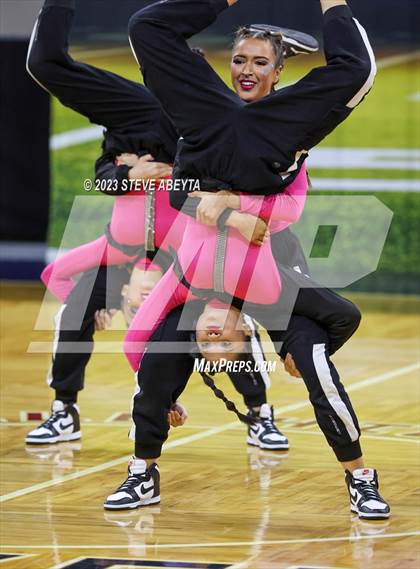 Thumbnail 2 in Arapahoe CHSAA Spirit Hip Hop photogallery.