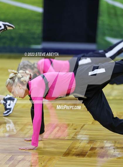 Thumbnail 2 in Arapahoe CHSAA Spirit Hip Hop photogallery.