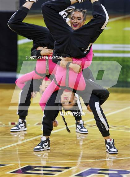Thumbnail 3 in Arapahoe CHSAA Spirit Hip Hop photogallery.