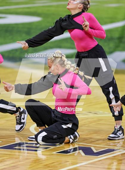 Thumbnail 2 in Arapahoe CHSAA Spirit Hip Hop photogallery.