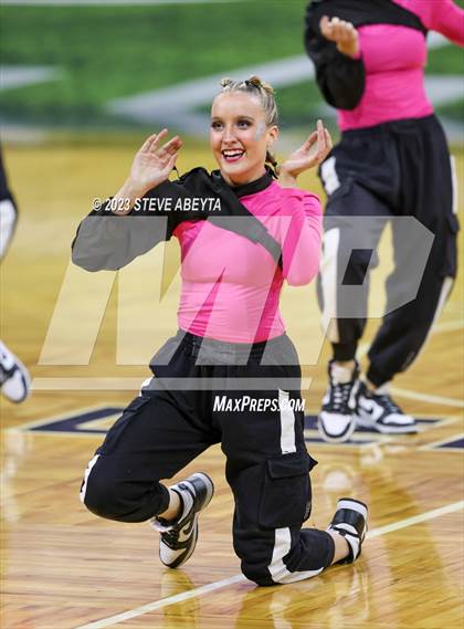 Thumbnail 1 in Arapahoe CHSAA Spirit Hip Hop photogallery.
