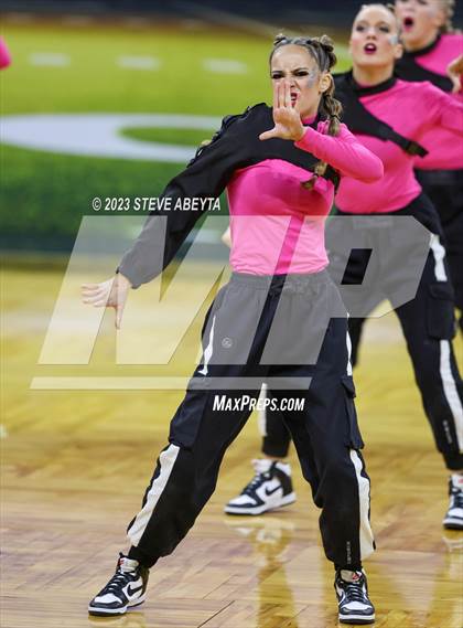 Thumbnail 3 in Arapahoe CHSAA Spirit Hip Hop photogallery.