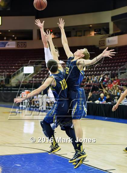 Thumbnail 3 in Yuma Catholic vs. Pima (AIA D4 Semifinal) photogallery.