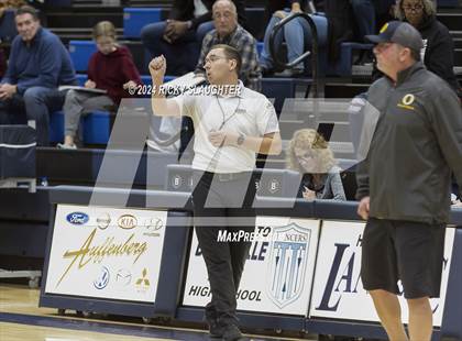 Thumbnail 1 in Belleville West vs. O'Fallon (IHSA 4A girls sectional) photogallery.