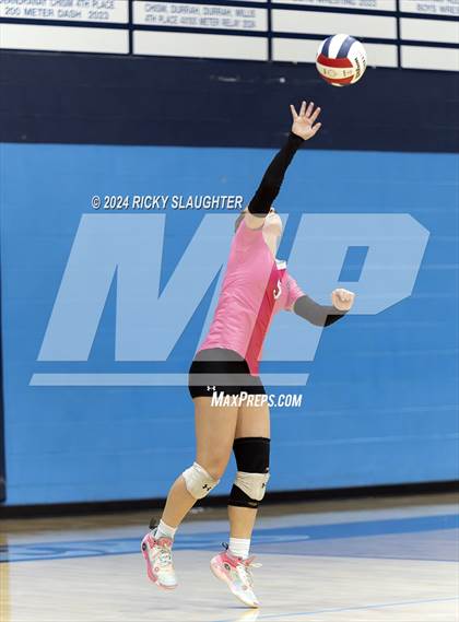 Thumbnail 1 in Belleville West vs. O'Fallon (IHSA 4A girls sectional) photogallery.