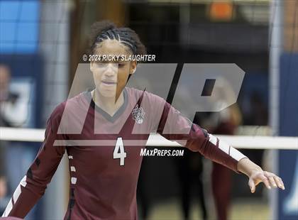 Thumbnail 2 in Belleville West vs. O'Fallon (IHSA 4A girls sectional) photogallery.