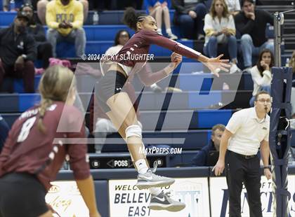 Thumbnail 2 in Belleville West vs. O'Fallon (IHSA 4A girls sectional) photogallery.