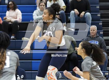 Thumbnail 3 in Belleville West vs. O'Fallon (IHSA 4A girls sectional) photogallery.