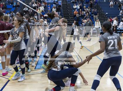 Thumbnail 3 in Belleville West vs. O'Fallon (IHSA 4A girls sectional) photogallery.