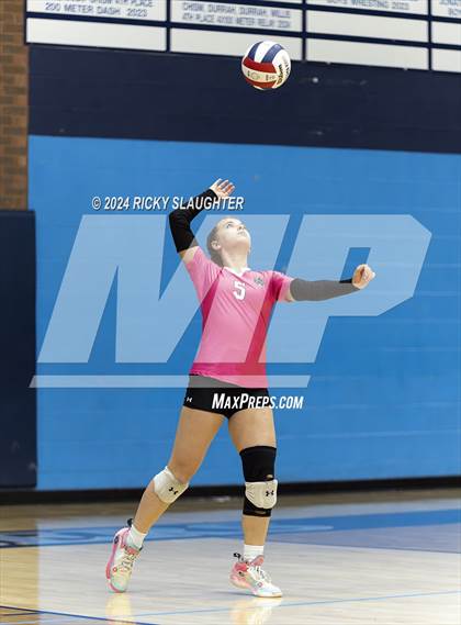 Thumbnail 3 in Belleville West vs. O'Fallon (IHSA 4A girls sectional) photogallery.