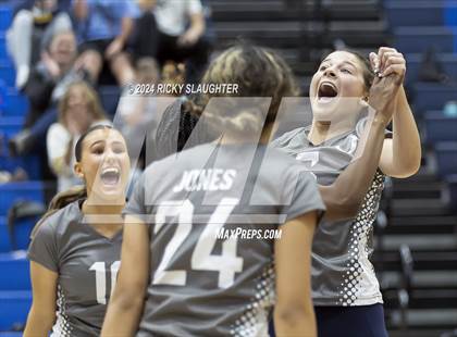 Thumbnail 1 in Belleville West vs. O'Fallon (IHSA 4A girls sectional) photogallery.