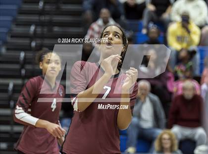 Thumbnail 3 in Belleville West vs. O'Fallon (IHSA 4A girls sectional) photogallery.