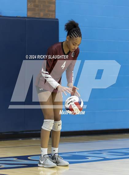 Thumbnail 2 in Belleville West vs. O'Fallon (IHSA 4A girls sectional) photogallery.