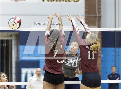 Thumbnail 1 in Belleville West vs. O'Fallon (IHSA 4A girls sectional) photogallery.