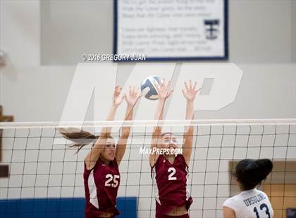 Thumbnail 3 in E.D. White @ Ursuline Academy (LHSAA Division III 2nd Round) photogallery.