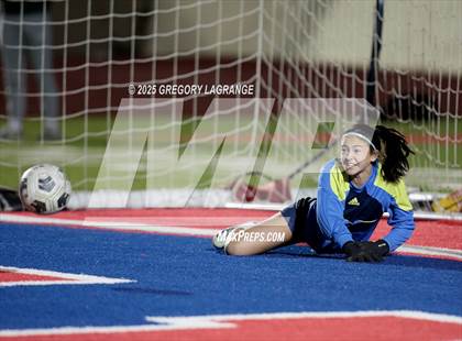 Thumbnail 3 in Lamar vs Pearce (UIL 6A Bi-District Playoff Division 2) photogallery.
