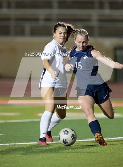 Thumbnail 3 in Lamar vs Pearce (UIL 6A Bi-District Playoff Division 2) photogallery.