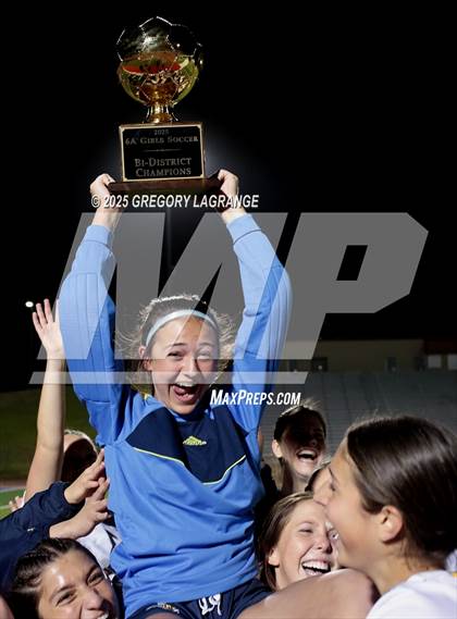 Thumbnail 1 in Lamar vs Pearce (UIL 6A Bi-District Playoff Division 2) photogallery.