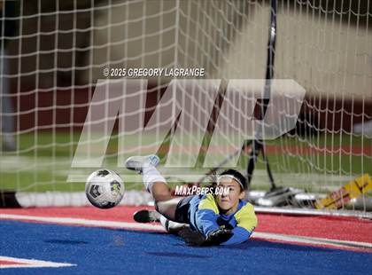 Thumbnail 2 in Lamar vs Pearce (UIL 6A Bi-District Playoff Division 2) photogallery.