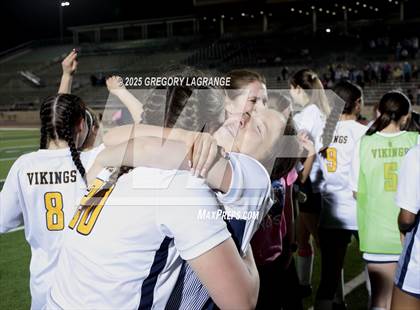 Thumbnail 3 in Lamar vs Pearce (UIL 6A Bi-District Playoff Division 2) photogallery.