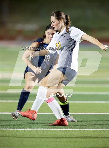 Thumbnail 3 in Lamar vs Pearce (UIL 6A Bi-District Playoff Division 2) photogallery.